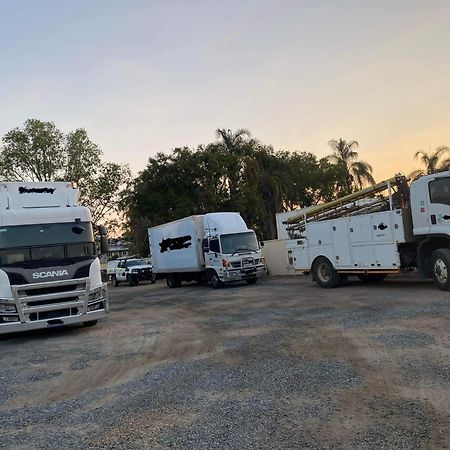 Top 1 Motel Rockhampton Exterior photo