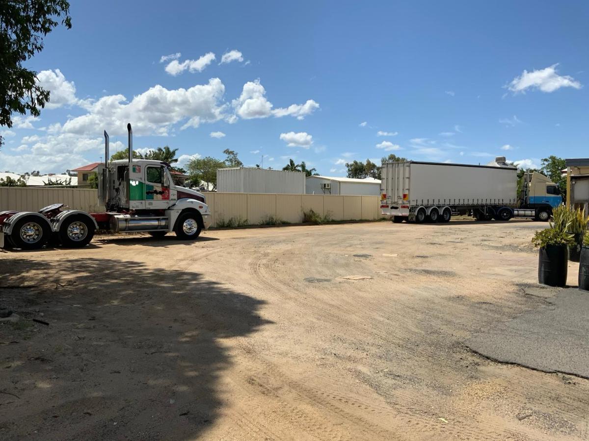 Top 1 Motel Rockhampton Exterior photo